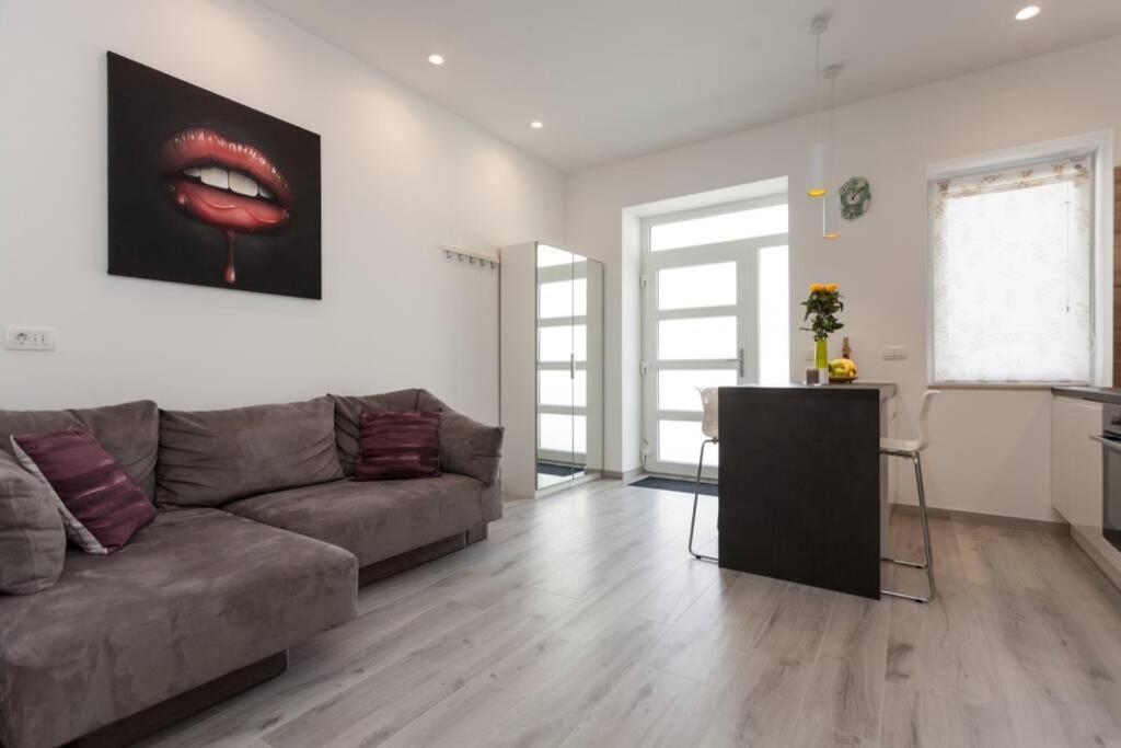 Ferienwohnung Apartman Luna Pula Exterior foto